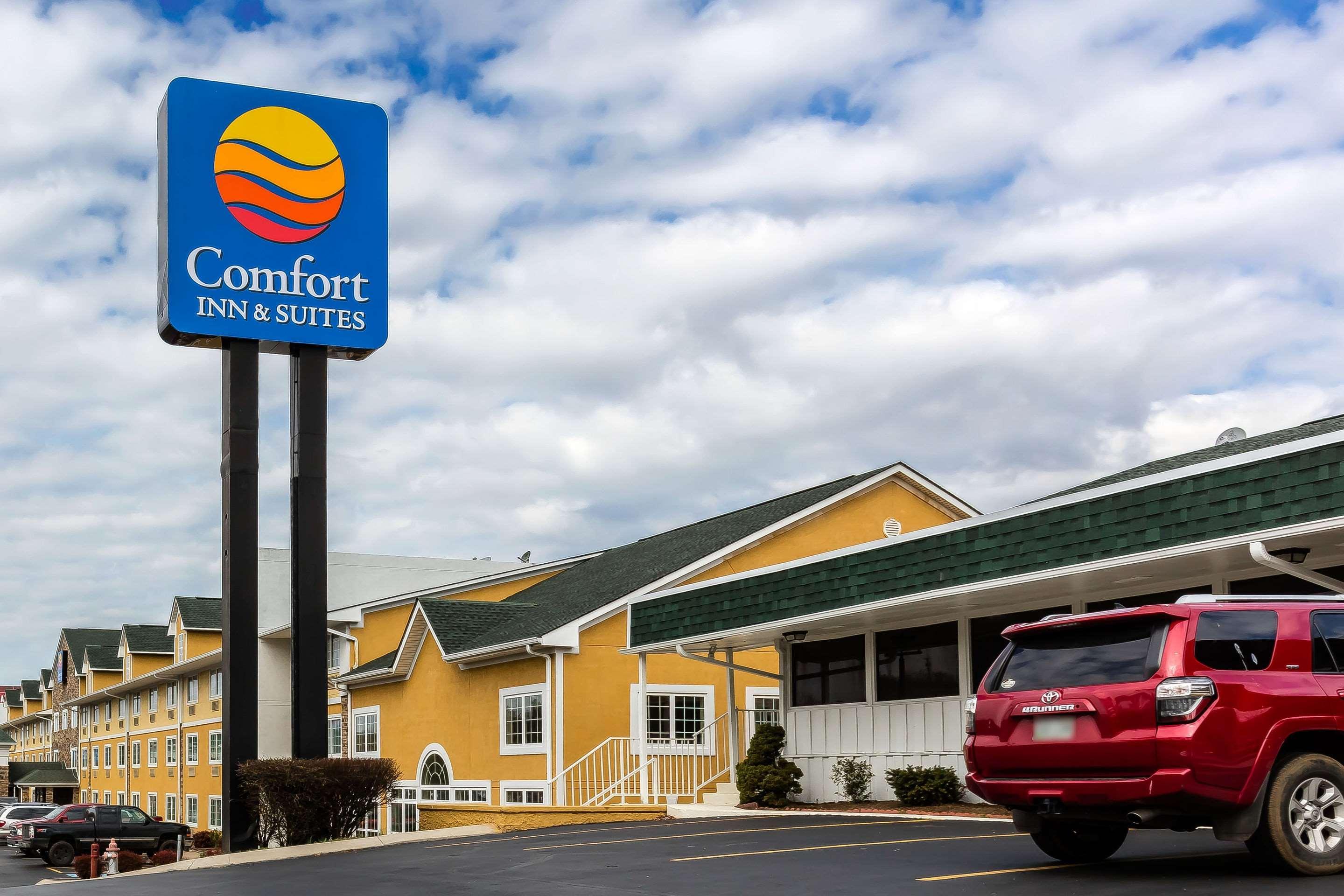 Comfort Inn & Suites Nashville Near Tanger Outlets Exterior photo